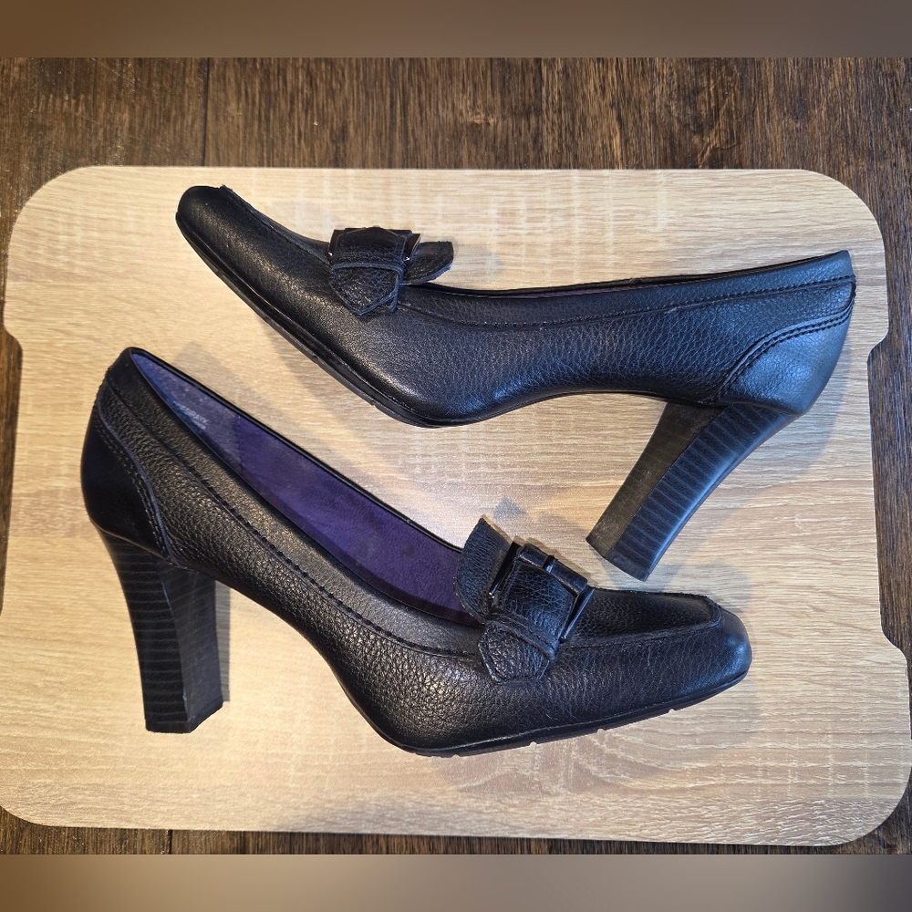 NINE & CO Black Leather Heels With Buckle‎ Accents